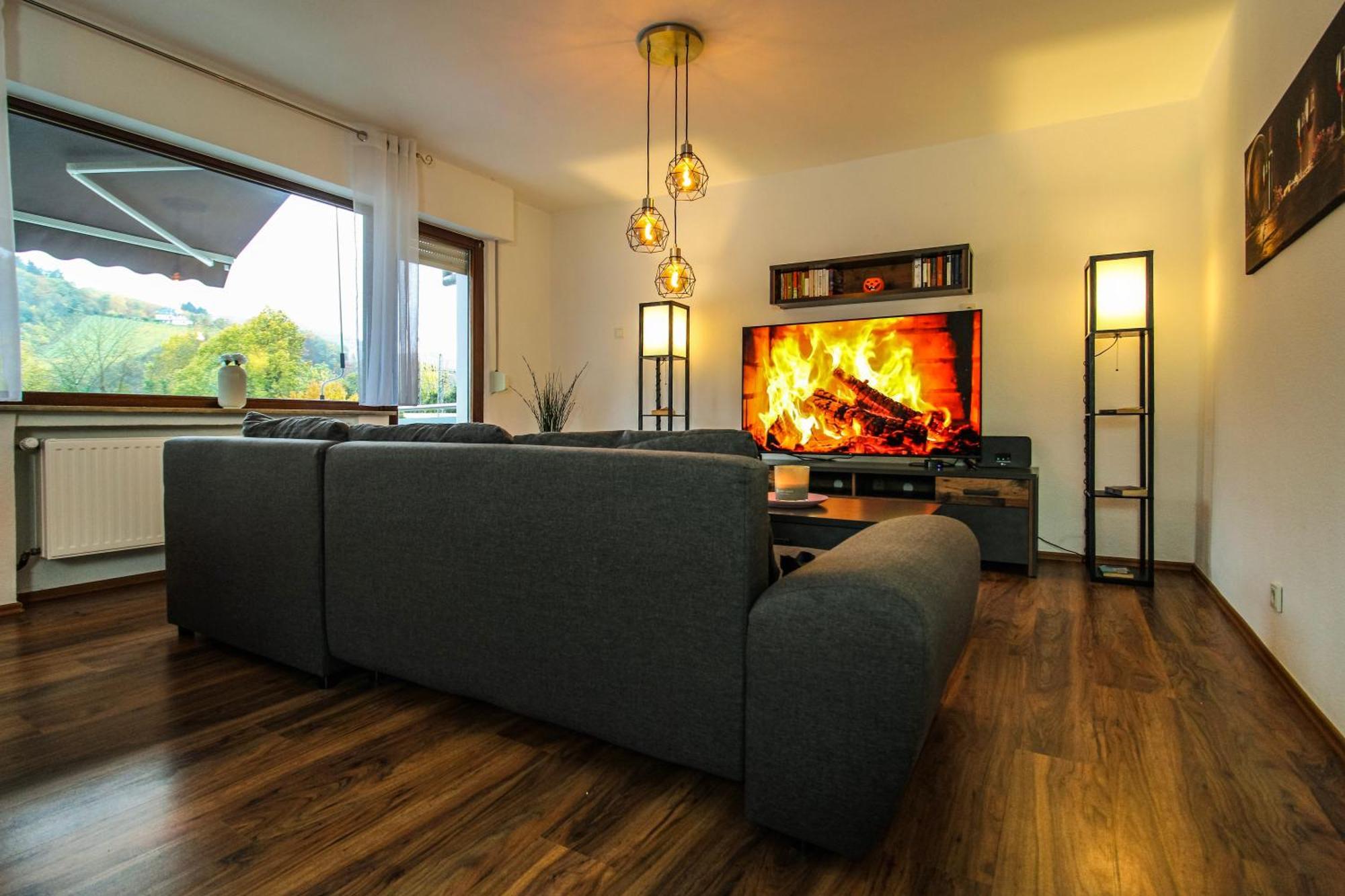 Moderne Fewo Sky Netflix Terrasse Burgblick Boxspringbett Waschtrockner Bullay Kültér fotó